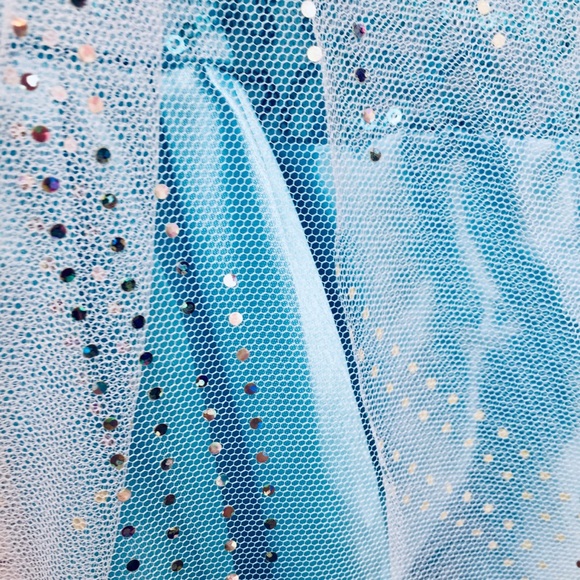 Child’s Frozen Princess Costume New size 8 - Picture 8 of 8